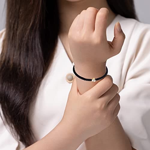 YouDRN Adjustable Letter Bracelets A-Z Heart Friendship Gifts for Mom Valentine's Day (Black)